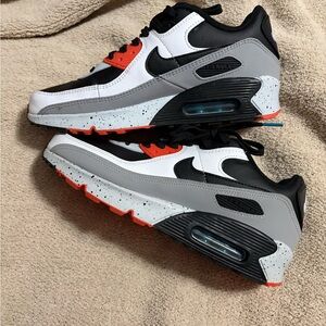 Nike Air Max 90 Black White and Red with Speckled Midsole Youth 6.5y